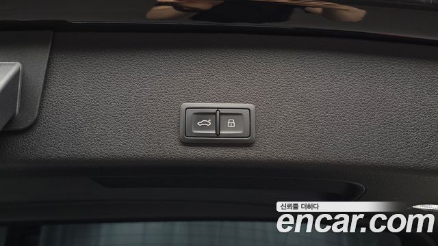 Audi e-tron 55 Quattro 2020 — фото 20