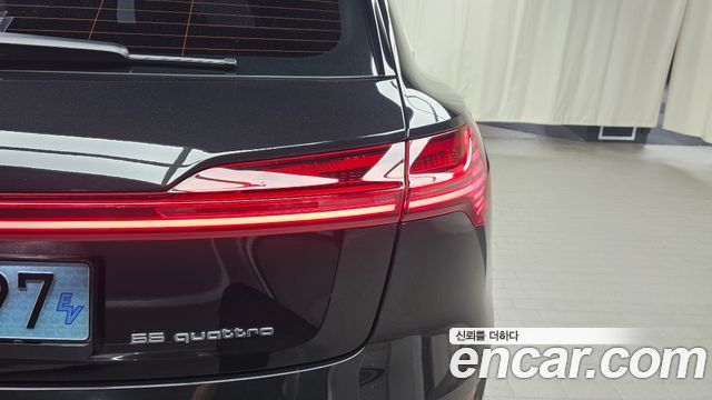 Audi e-tron 55 Quattro 2020 — фото 29