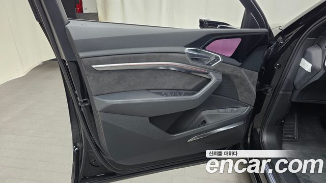 Audi e-tron 55 Quattro 2020 — фото 30