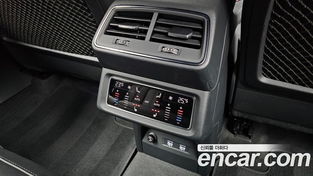 Audi e-tron 55 Quattro 2020 — фото 37