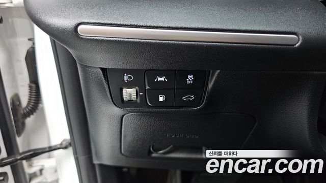 Hyundai Grandeur (IG) 3.0 LPi Rent Car Modern 2022 — фото 13