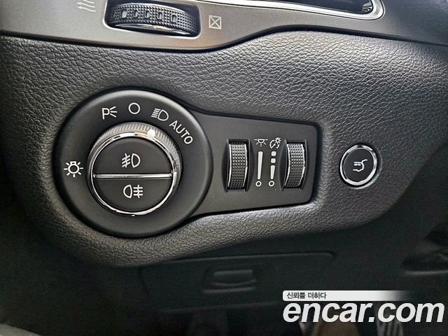 Jeep Cherokee (KL) 2.4 Limited AWD 2020 — фото 19