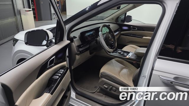 Kia Carnival (IV) Gasoline 9-seater Limousine(Special vehicle) 2023 — фото 10