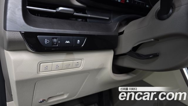 Kia Carnival (IV) Gasoline 9-seater Limousine(Special vehicle) 2023 — фото 18