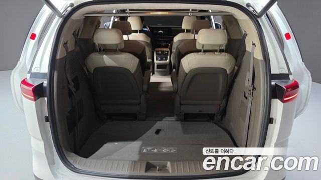 Kia Carnival (IV) Gasoline 9-seater Limousine(Special vehicle) 2023 — фото 39