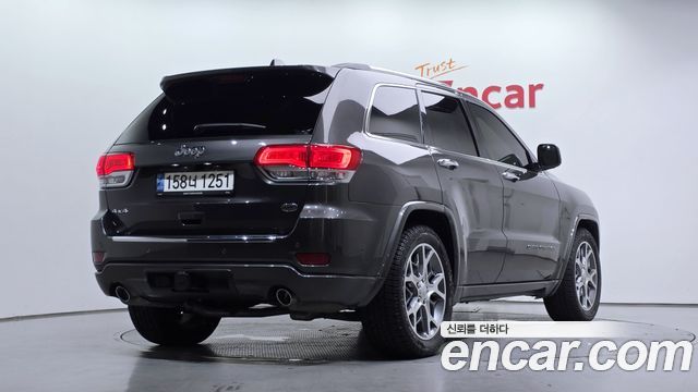 Jeep Grand Cherokee 3.6 Overland WK2 2021 — фото 2