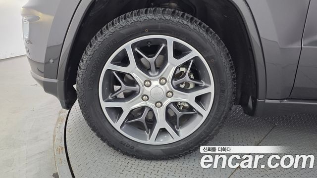 Jeep Grand Cherokee 3.6 Overland WK2 2021 — фото 5
