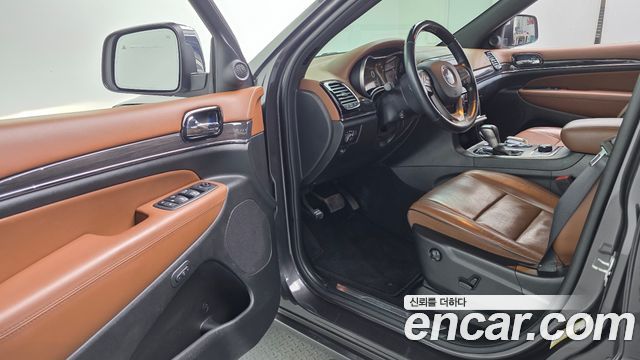 Jeep Grand Cherokee 3.6 Overland WK2 2021 — фото 10