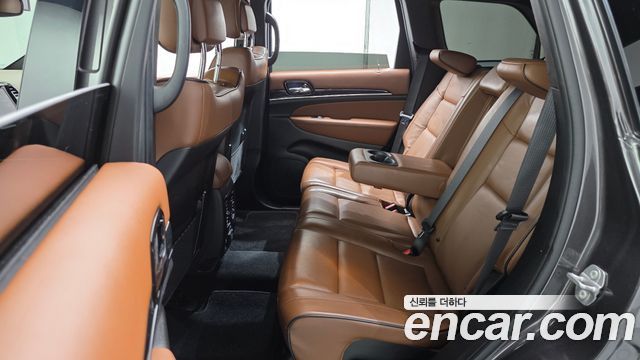 Jeep Grand Cherokee 3.6 Overland WK2 2021 — фото 12