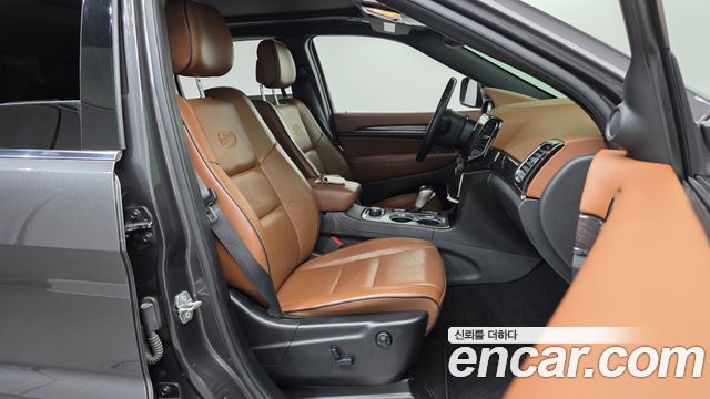 Jeep Grand Cherokee 3.6 Overland WK2 2021 — фото 26