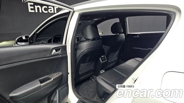 Kia Sportage The Bold Diesel 1.6 2WD Prestige 2022 — фото 11