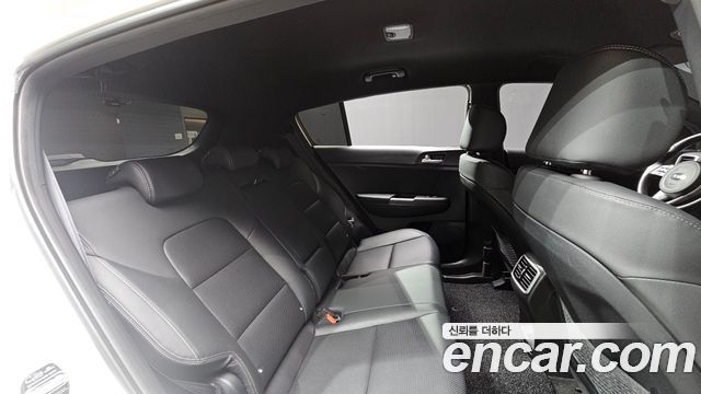 Kia Sportage The Bold Diesel 1.6 2WD Prestige 2022 — фото 17