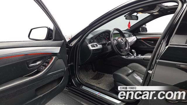 BMW 5 Series (F10) 520d M Sport 2013 — фото 10