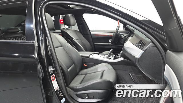 BMW 5 Series (F10) 520d M Sport 2013 — фото 11