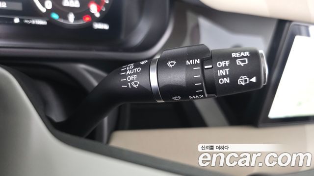 Land Rover Defender (L663) 110 D250 SE 2024 — фото 23