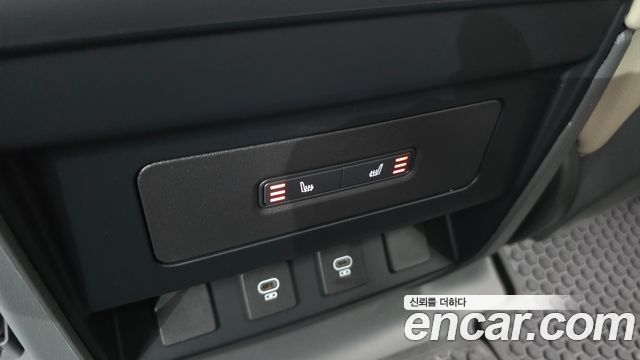 Land Rover Defender (L663) 110 D250 SE 2024 — фото 37