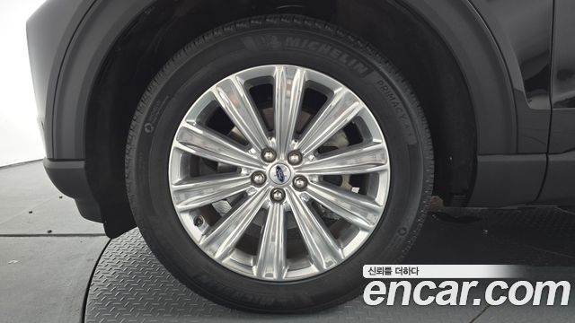 Ford Explorer (VI) 2.3 LimIted 4WD 2023 — фото 5
