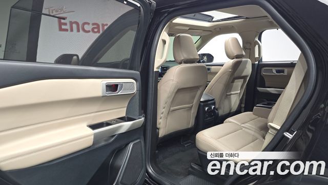 Ford Explorer (VI) 2.3 LimIted 4WD 2023 — фото 11