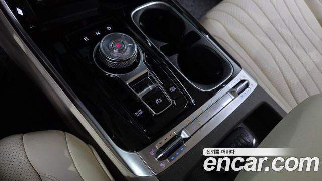 Kia Carnival (IV) Gasoline 7-seater Limousine(Special vehicle) 2022 — фото 9