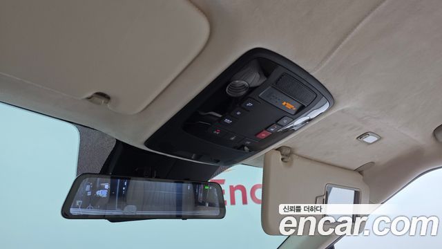 Kia Carnival (IV) Gasoline 7-seater Limousine(Special vehicle) 2022 — фото 17