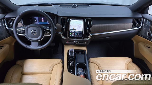 Volvo V90 Cross Country B5 Ultimate AWD 2024 — фото 7