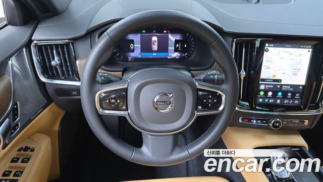 Volvo V90 Cross Country B5 Ultimate AWD 2024 — фото 12