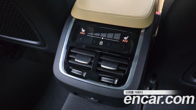 Volvo V90 Cross Country B5 Ultimate AWD 2024 — фото 32