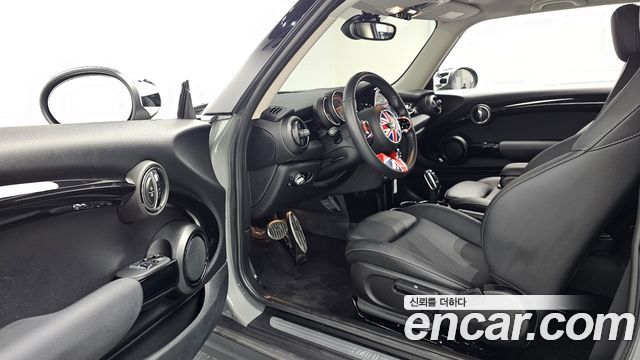 MINI Cooper Classic Third Generation 2022 — фото 10