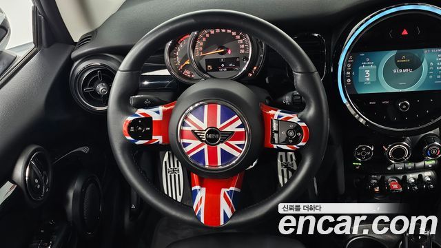 MINI Cooper Classic Third Generation 2022 — фото 13