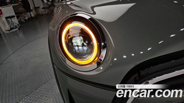 MINI Cooper Classic Third Generation 2022 — фото 22
