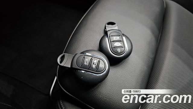 MINI Cooper Classic Third Generation 2022 — фото 30