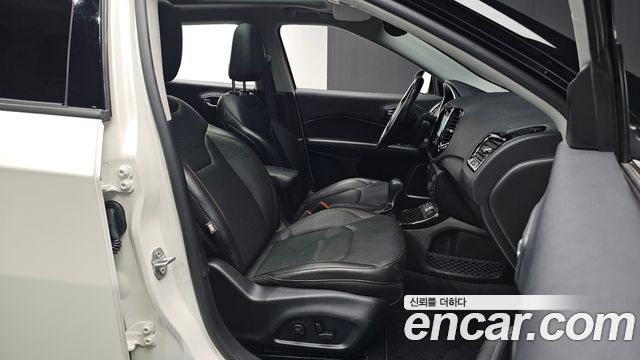 Jeep Compass (II) 2.4 limited 2WD 2021 — фото 10