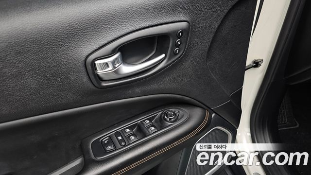 Jeep Compass (II) 2.4 limited 2WD 2021 — фото 18