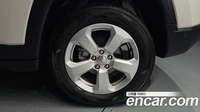 Jeep Compass (II) 2.4 limited 2WD 2021 — фото 21