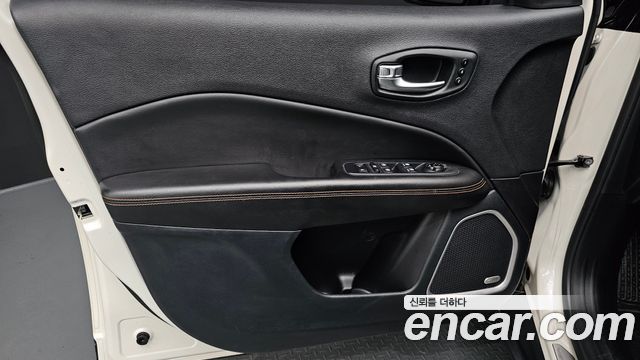 Jeep Compass (II) 2.4 limited 2WD 2021 — фото 24