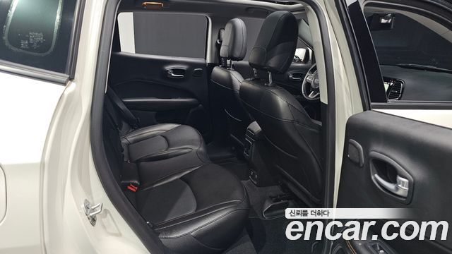 Jeep Compass (II) 2.4 limited 2WD 2021 — фото 26