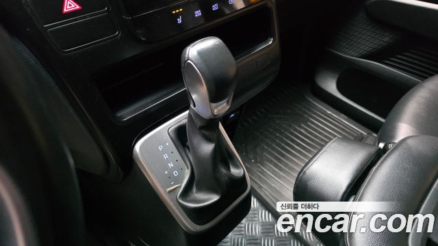 Hyundai Staria 4WD Tourer 11-Seater Modern 2022 — фото 9