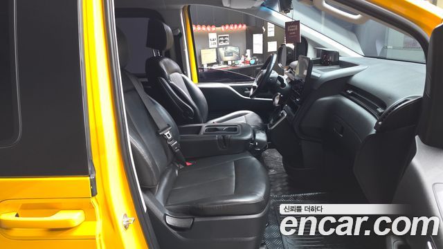 Hyundai Staria 4WD Tourer 11-Seater Modern 2022 — фото 11
