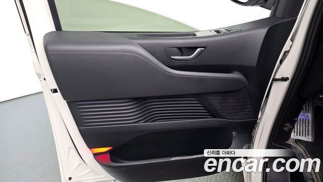 Hyundai Staria L3.5 Lounge 9-Seater Mobility 2022 — фото 24