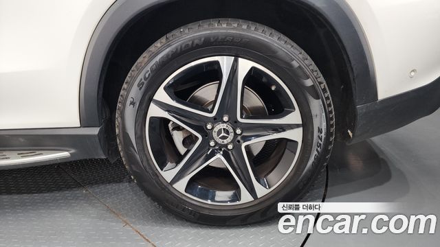 Mercedes-Benz GLE-Class (W167) GLE350e 4MATIC 2021 — фото 27