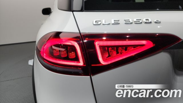 Mercedes-Benz GLE-Class (W167) GLE350e 4MATIC 2021 — фото 29