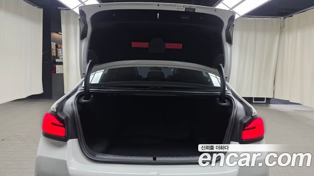 BMW 5 Series (G30) 523d M Sport 2021 — фото 16