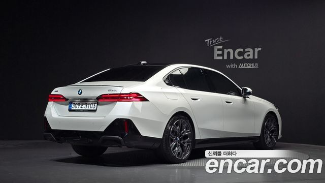 BMW 5 Series (G60) 530i xDrive M Sport Pro Special Edition 2026 — фото 2