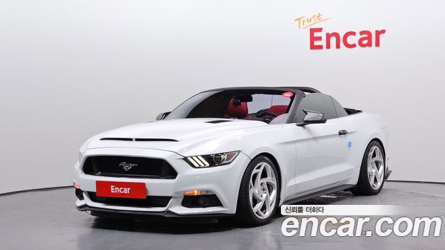 Ford Mustang Convertible 2015 — фото 1