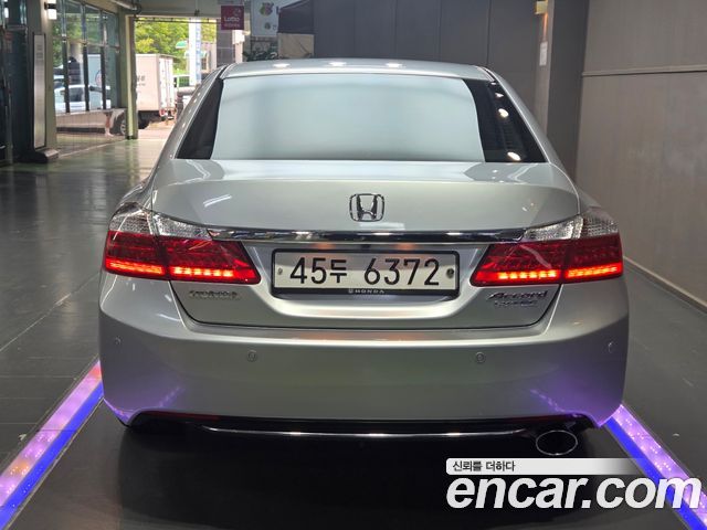 Honda Accord 2.4 9th 2014 — фото 4