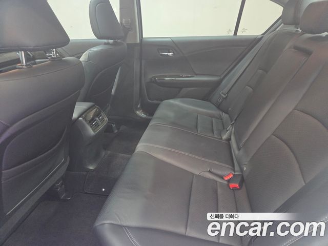 Honda Accord 2.4 9th 2014 — фото 17