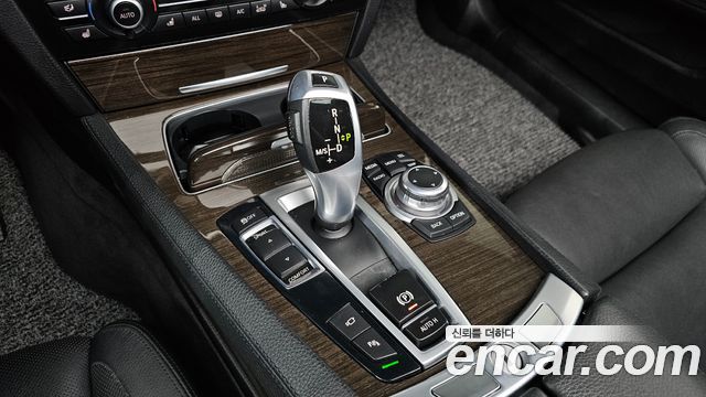 BMW 7 Series (F01) 750Li 2013 — фото 9