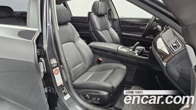 BMW 7 Series (F01) 750Li 2013 — фото 11