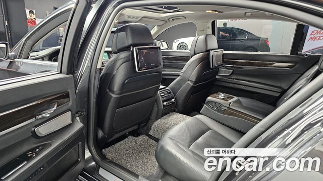 BMW 7 Series (F01) 750Li 2013 — фото 12