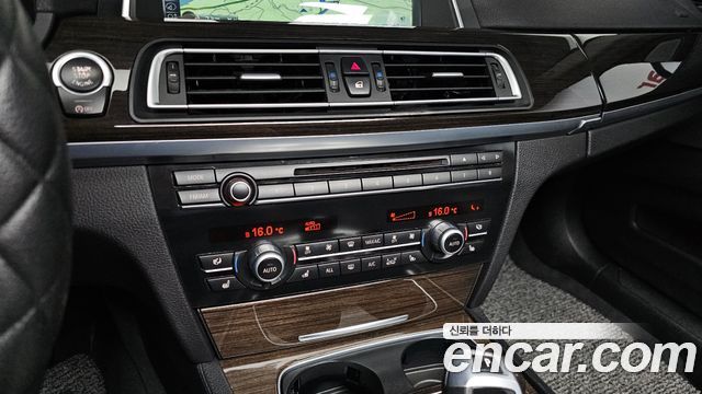 BMW 7 Series (F01) 750Li 2013 — фото 17